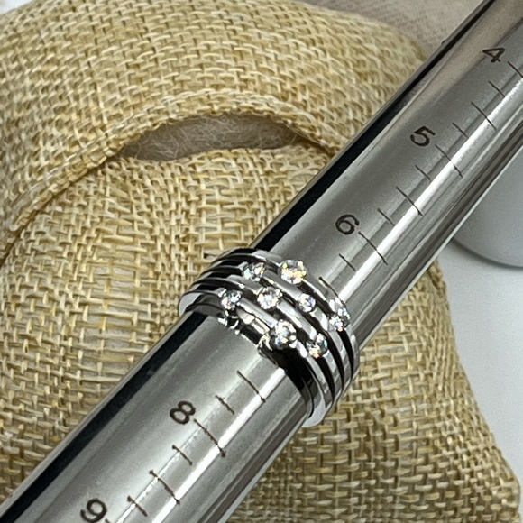 Vintage Sparkling Multi-Band Sterling Silver Ring with CZ Accents – Size 7 - Picture 12 of 14